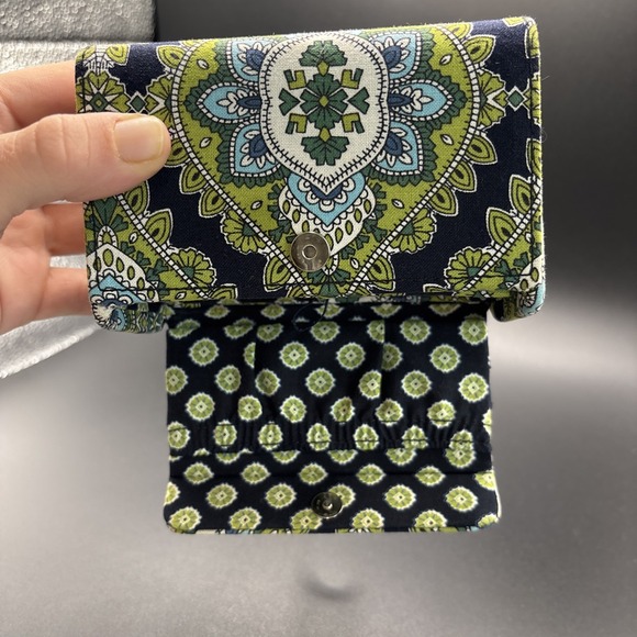 Vera Bradley Green Mini Travel Jewelry Hard Case - Removable Ring Tray - Picture 10 of 10